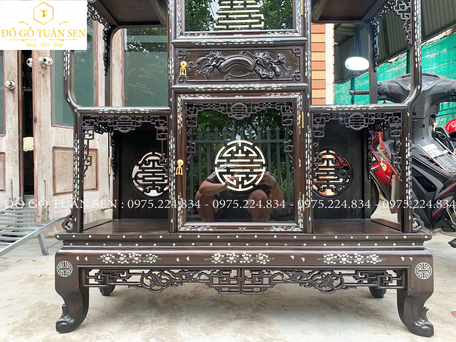 Giới thiệu tủ bày đồ dơi thọ gỗ gụ khảm ốc